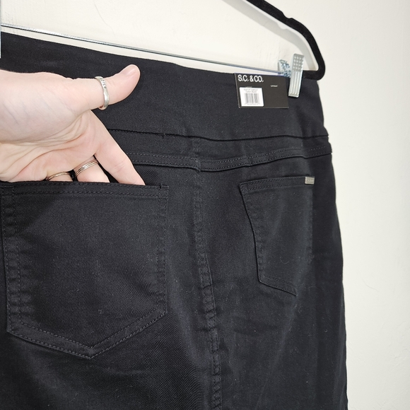 NEW! Classic Black Skirt Skort Women Size Large NWT 5 Pocket Denim Jean SC & Co - Picture 5 of 12